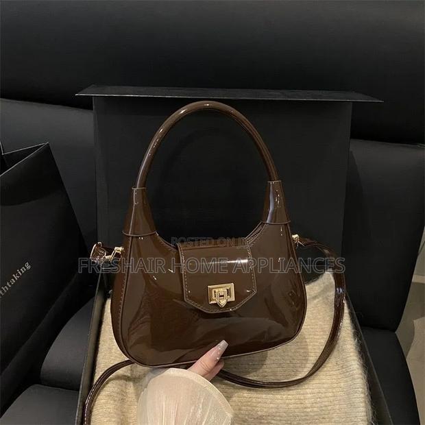 Black Handbag - thumbnail 3