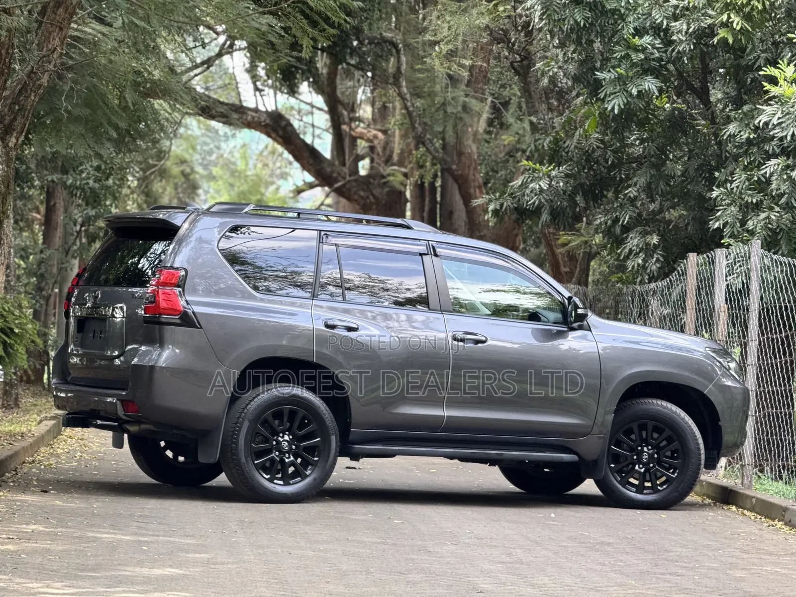 Toyota Land Cruiser Prado 2.8 2021 Gray