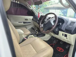 Toyota Hilux 2012 Pearl