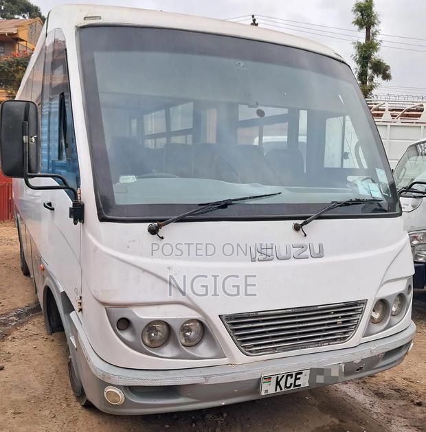 Isuzu NQR 2014 White - thumbnail 2