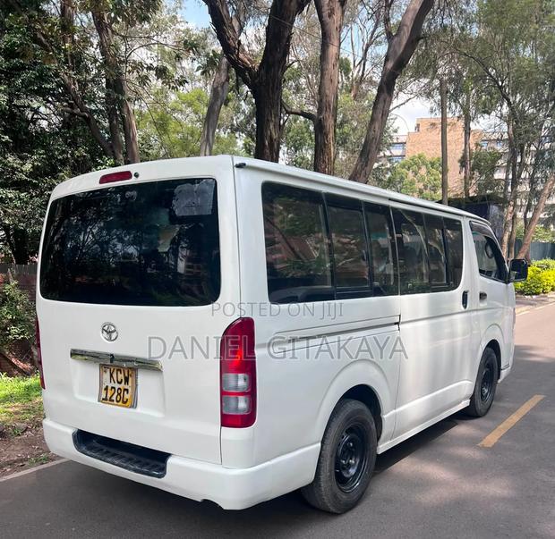 Toyota HiAce 2013 White - thumbnail 2