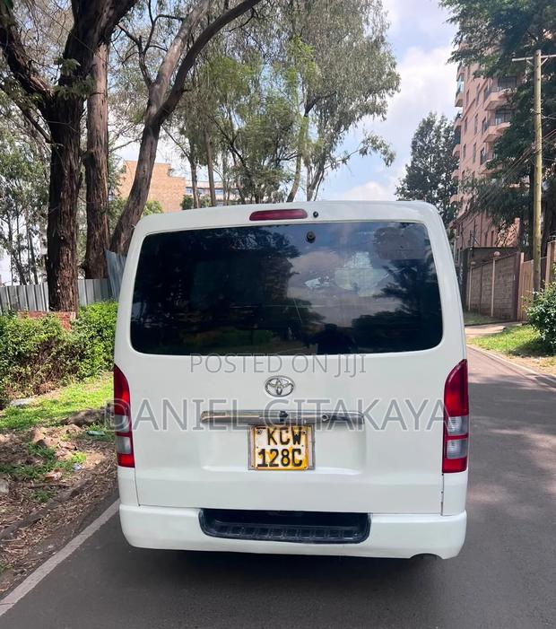 Toyota HiAce 2013 White - thumbnail 4