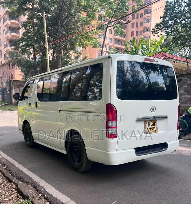 Toyota HiAce 2013 White - thumbnail 5