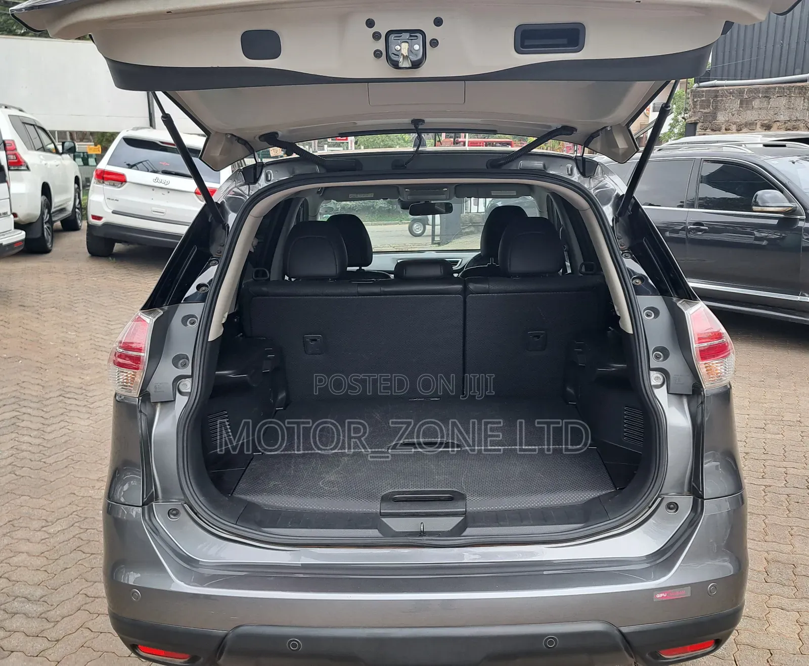 Nissan X-Trail 2016 Gray