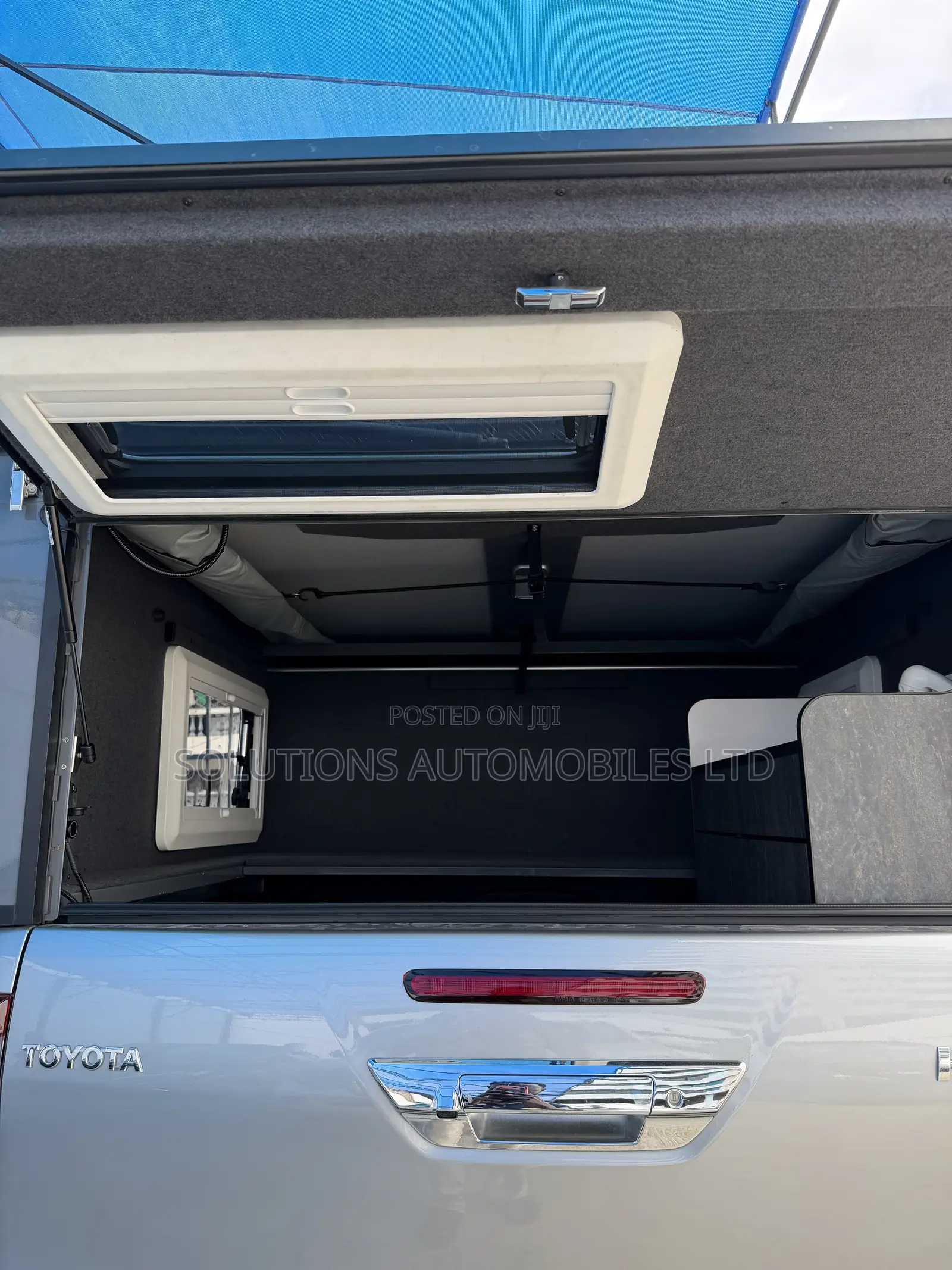 Toyota Hilux 2024 Silver