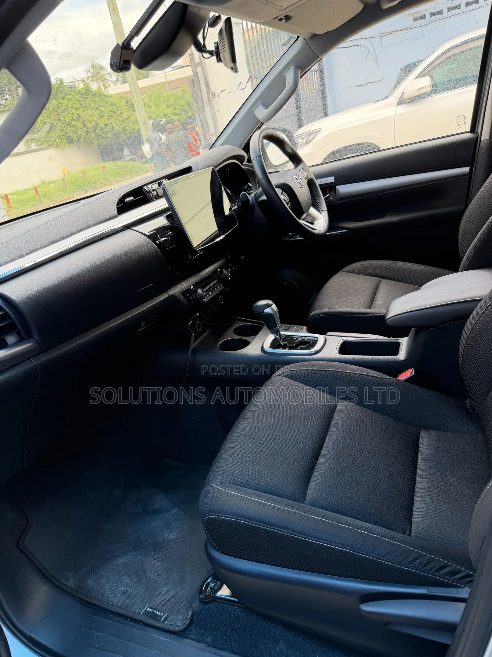 Toyota Hilux 2024 Silver