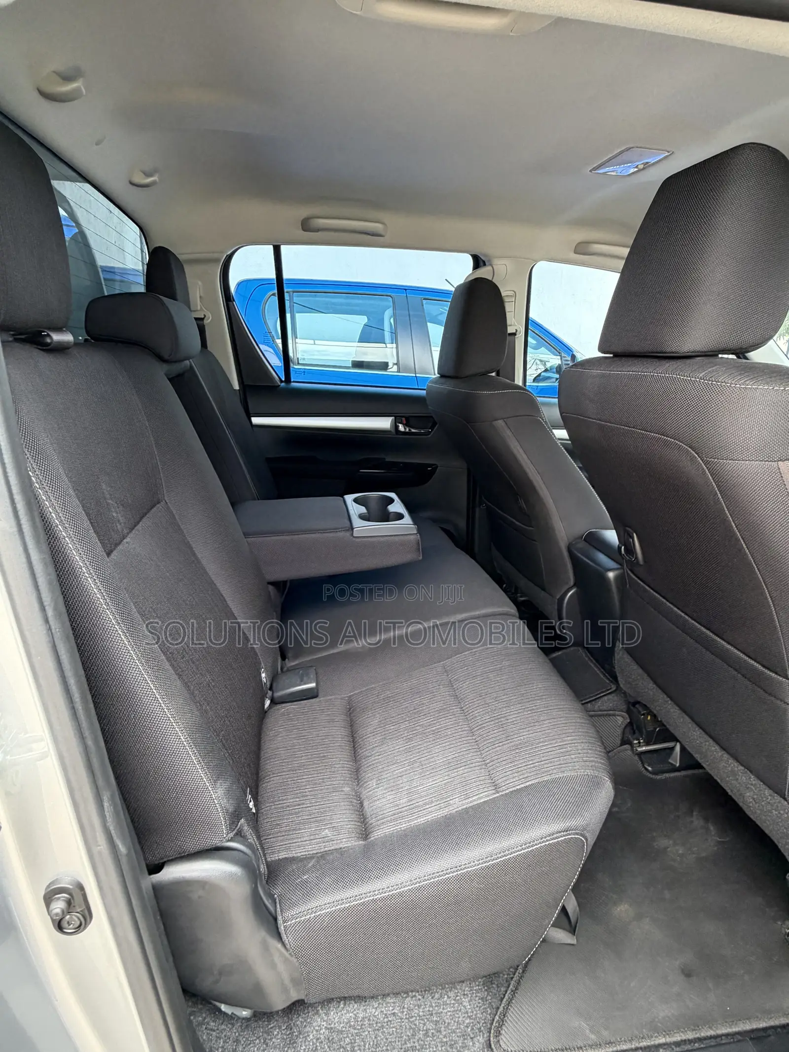 Toyota Hilux 2024 Silver