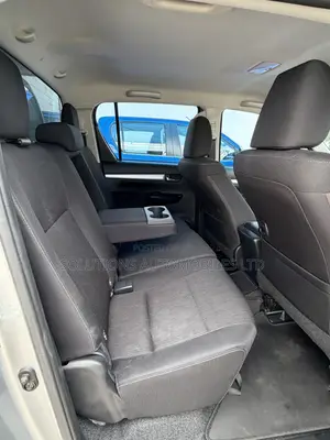 Toyota Hilux 2024 Silver