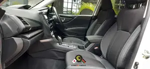 Subaru Forester Premium AWD 2019 White