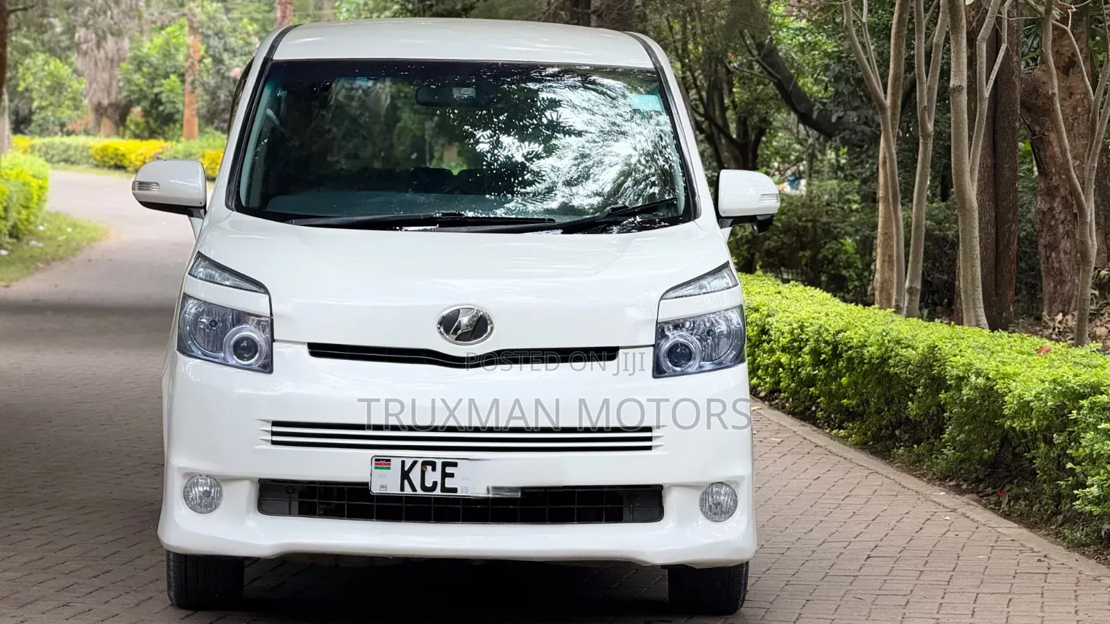 Toyota Voxy 2008 White