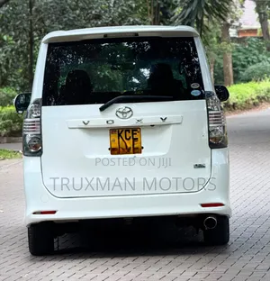 Toyota Voxy 2008 White