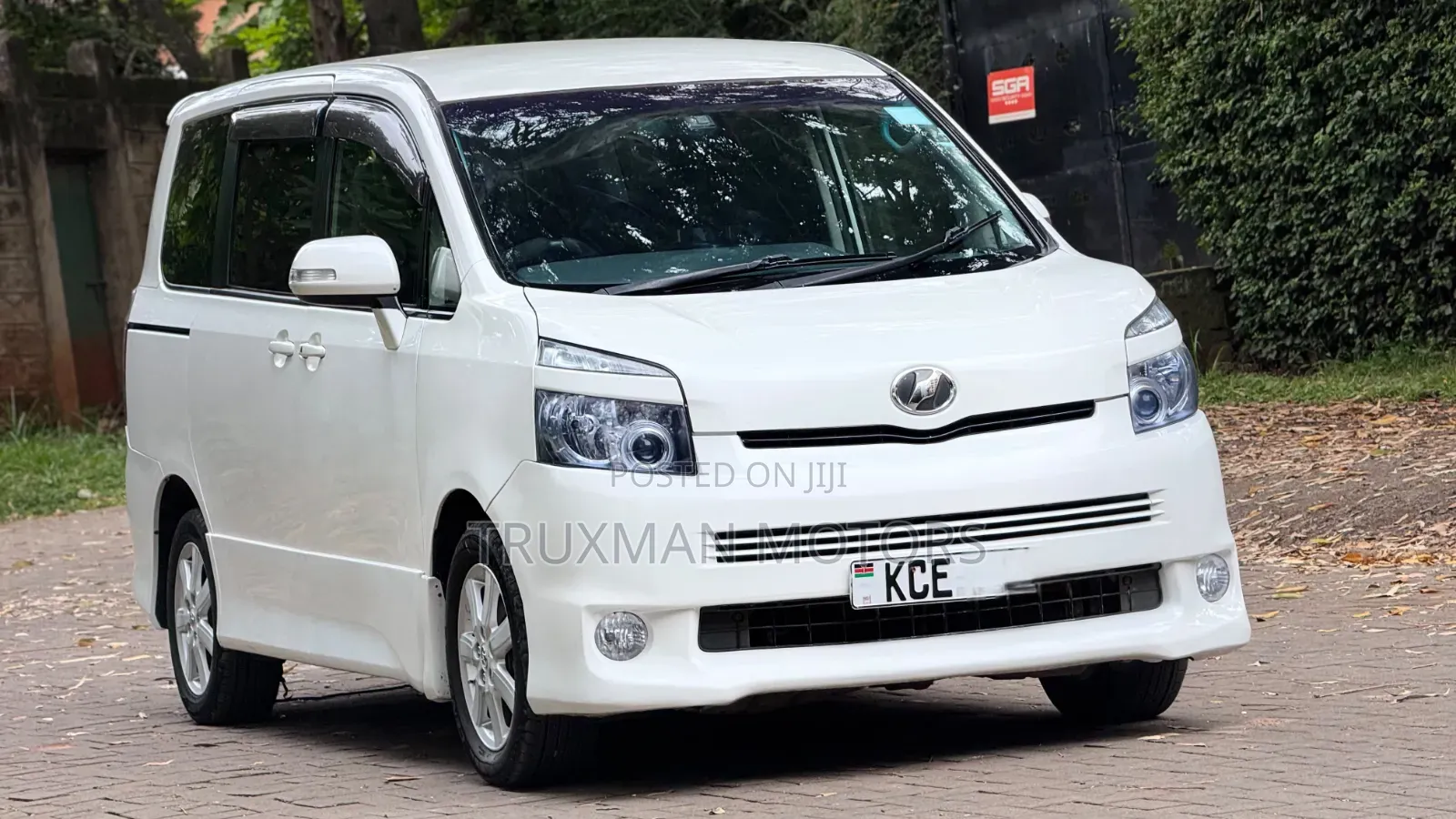 Toyota Voxy 2008 White