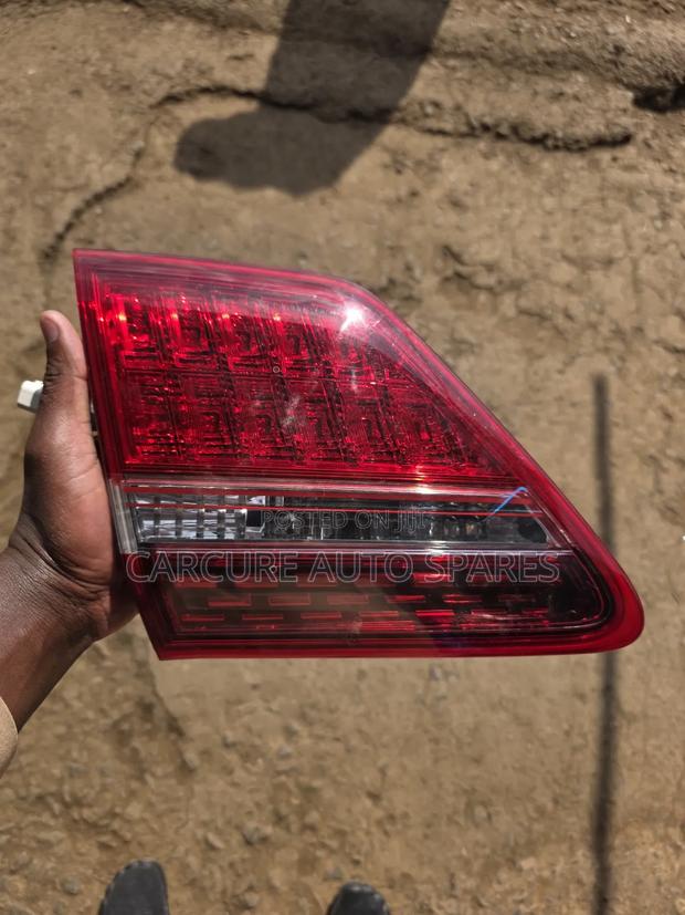 Crown Royal 2008 2009 Saloon Tail Light Boot Light - thumbnail 4