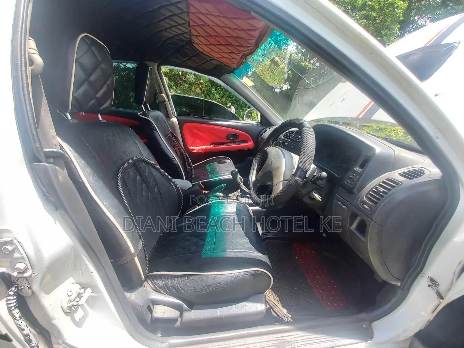 Mitsubishi Lancer 1998 White