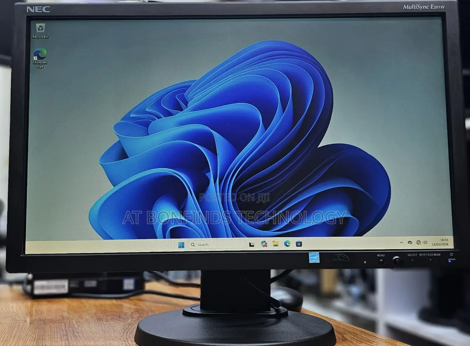 Nec E201w 20 Inch Monitor 
LCD Stretch