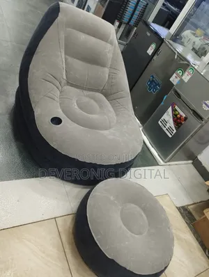 *Inflatable Seat, With Foot Rest and a Manual Pump