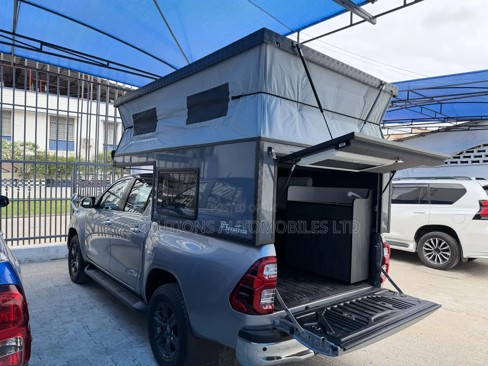 Toyota Hilux 2024 Silver