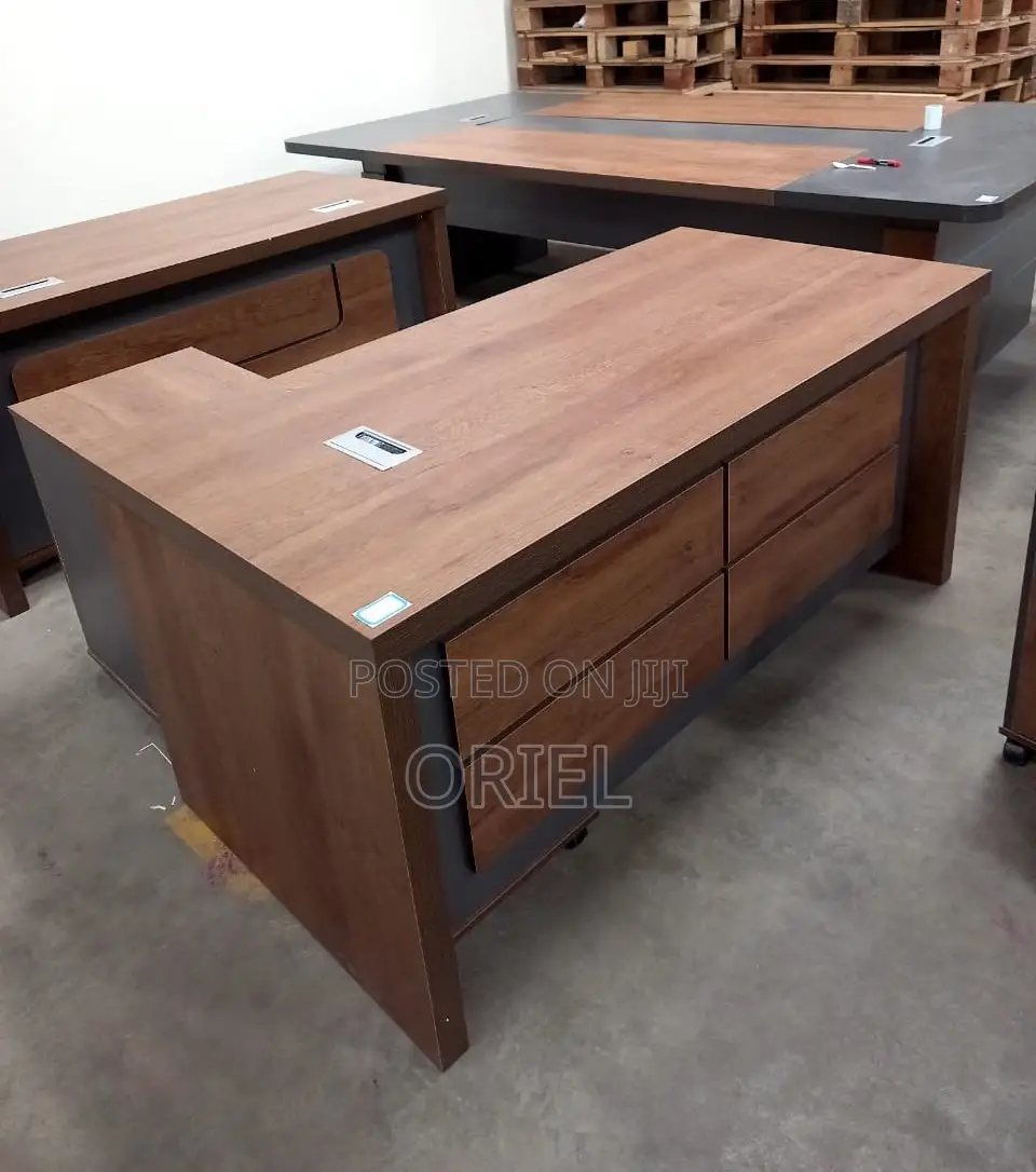 Office Desk : 180cm Walnut Executive Office Desk