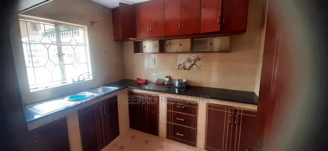4bdrm Maisonette in Civil Servants for sale