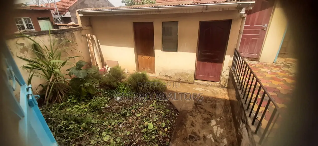4bdrm Maisonette in Civil Servants for sale