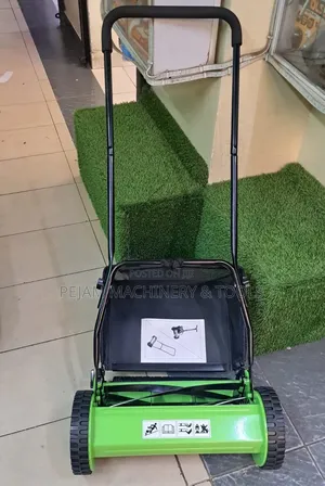 18" Manual Handheld Lawnmower With Grass Collecting Bag