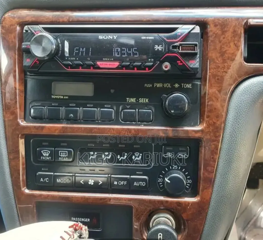 Toyota Mark II 1999 Silver