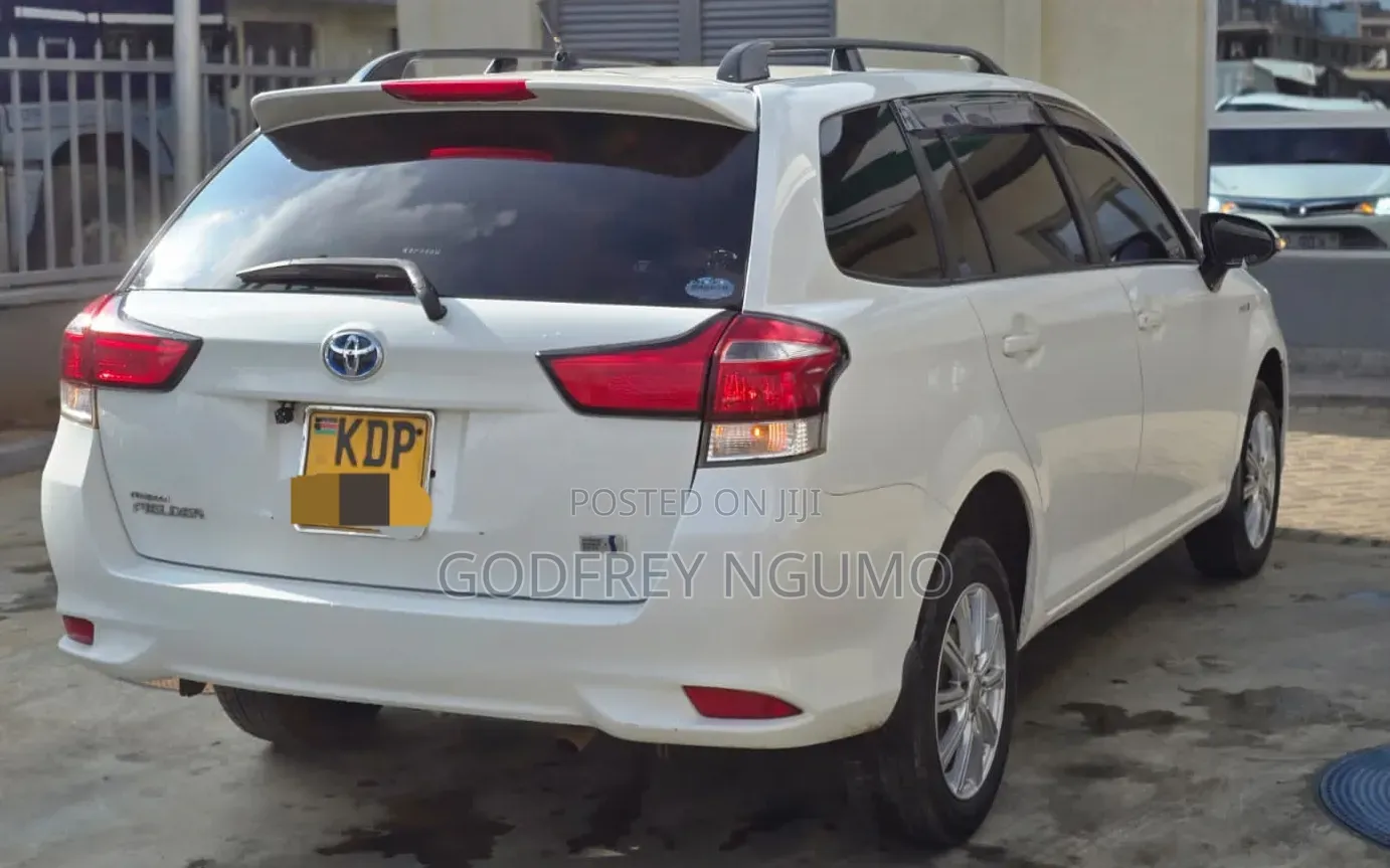 Toyota Corolla Fielder 2016 Pearl