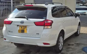Toyota Corolla Fielder 2016 Pearl