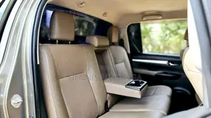 Toyota Hilux SR5 HI-RIDER 2015 Gray