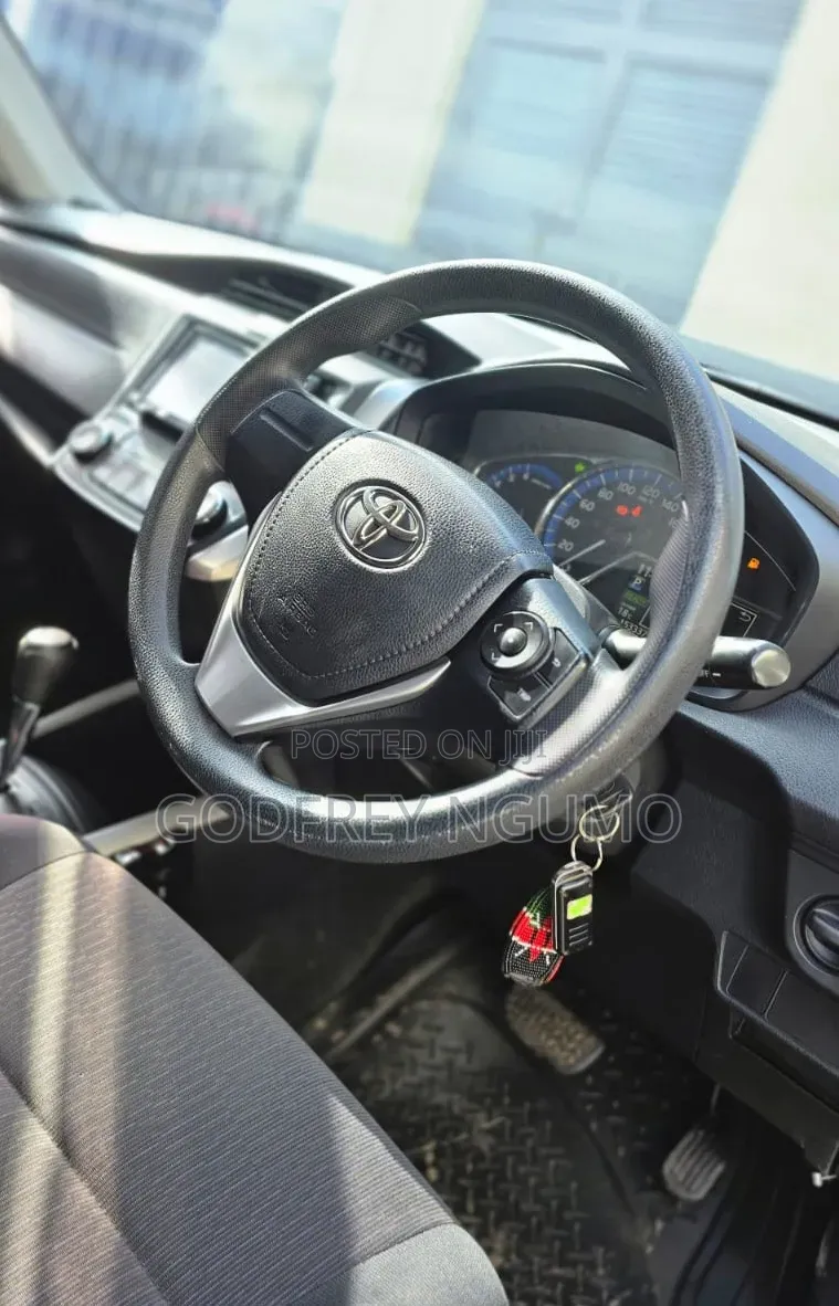 Toyota Corolla Fielder 2016 Pearl
