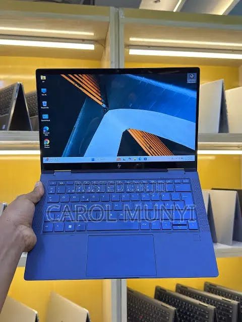 New Laptop HP Dragonfly G3 8GB Intel Core i5 SSD 256GB