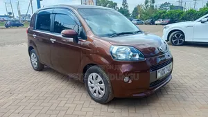 Toyota Porte 2017 Brown