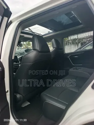 Toyota RAV4 2020 White