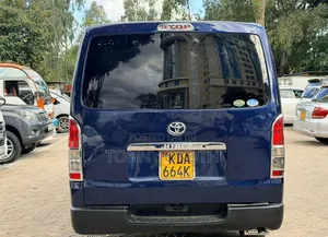 Toyota HiAce 2014 Blue