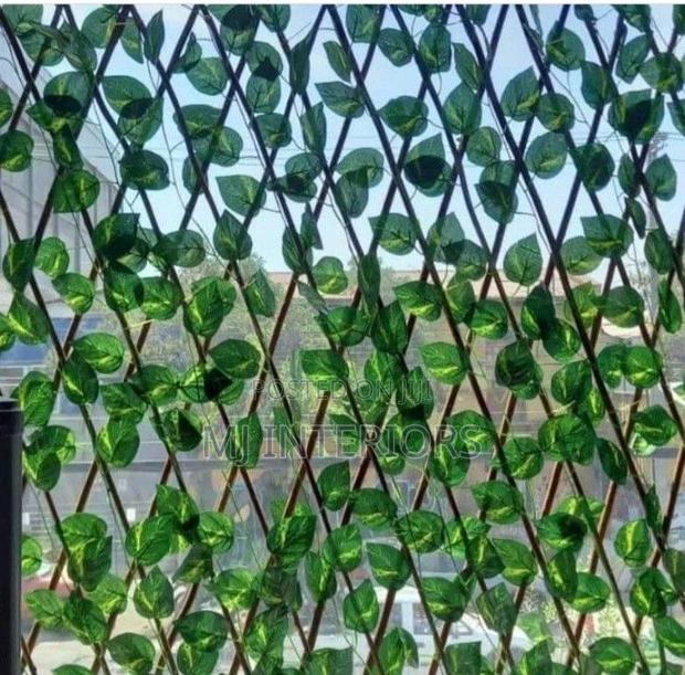Retractable Artificial Ivy Fence Expandable Privacy Wall Screen