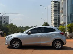 Mazda Demio 2017 Silver