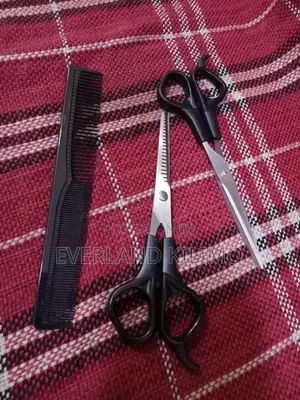 Hair Cutting Scissors a Comb - Pack