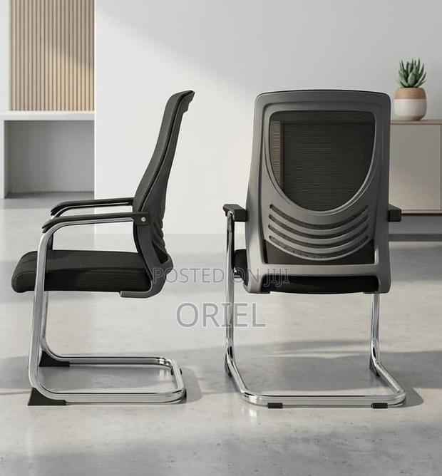 Office Chair : Breathable Black Mesh Office Visitor Waiting Chair - thumbnail 3