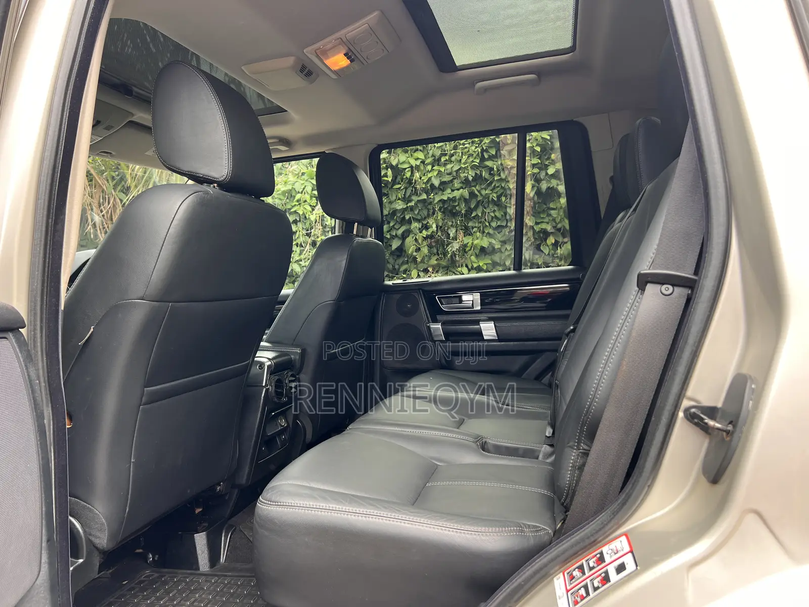 Land Rover Discovery 2014 Gold