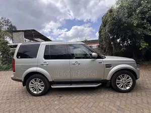 Land Rover Discovery 2014 Gold