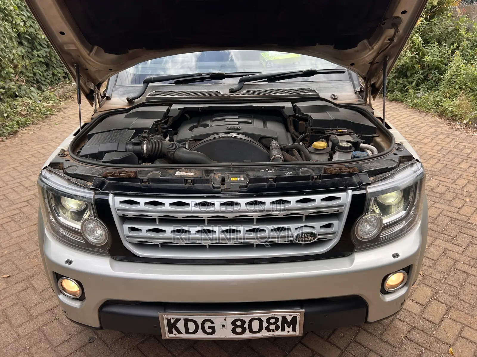 Land Rover Discovery 2014 Gold