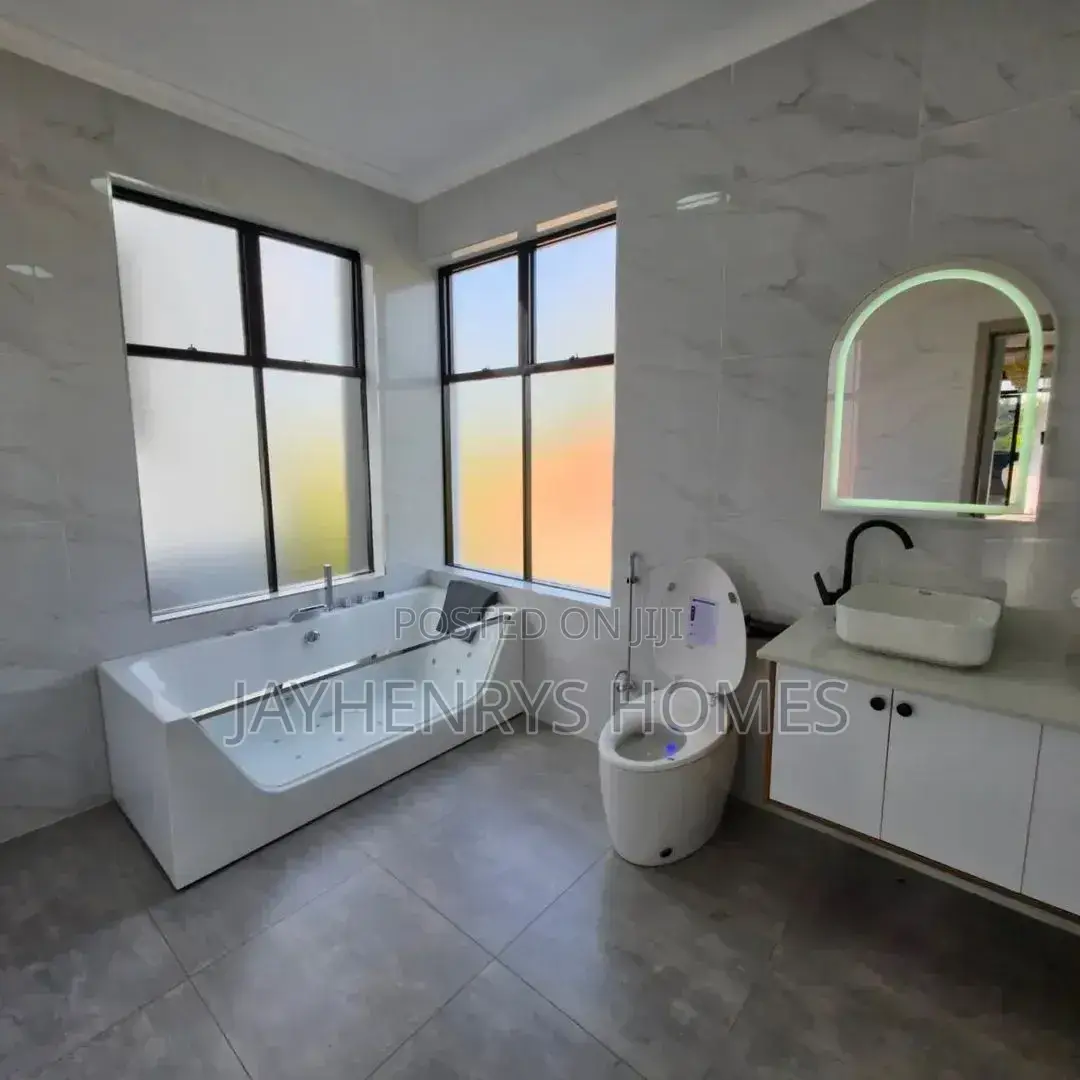 5bdrm House in Kwa Kairu for sale