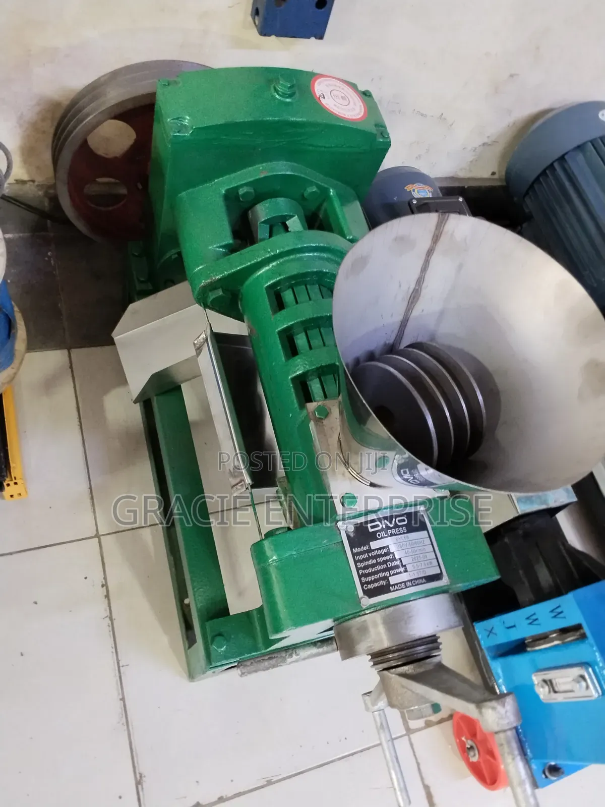 Oil Extractor/ Oil Press Machine