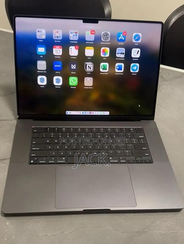 Laptop Apple MacBook Pro 2023 M3 Pro 36GB Apple M3 Pro SSD 1T - main view