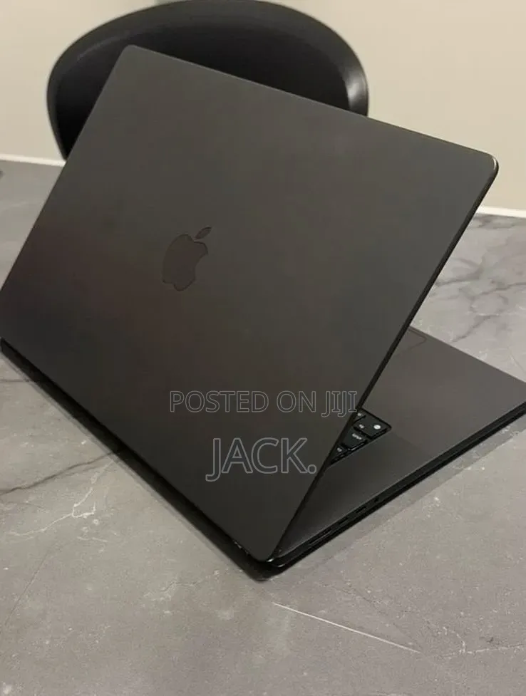 Laptop Apple MacBook Pro 2023 M3 Pro 36GB Apple M3 Pro SSD 1T