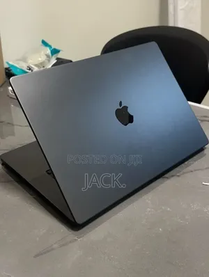Laptop Apple MacBook Pro 2023 M3 Pro 36GB Apple M3 Pro SSD 1T