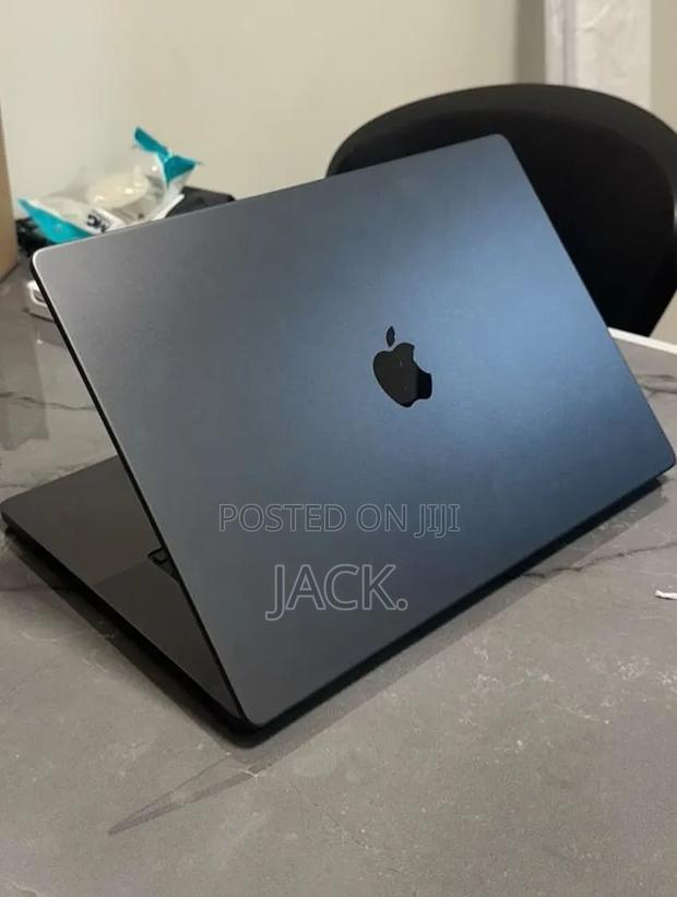 Laptop Apple MacBook Pro 2023 M3 Pro 36GB Apple M3 Pro SSD 1T - thumbnail 3