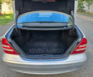 Mercedes-Benz C200 2006 Silver