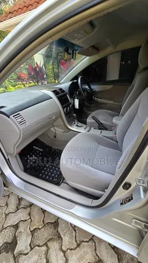 Toyota Axio 2012 Silver