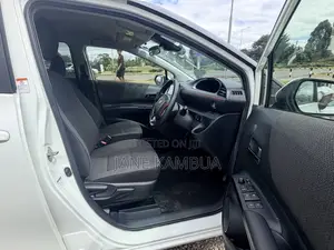 Toyota Sienta 2019 White